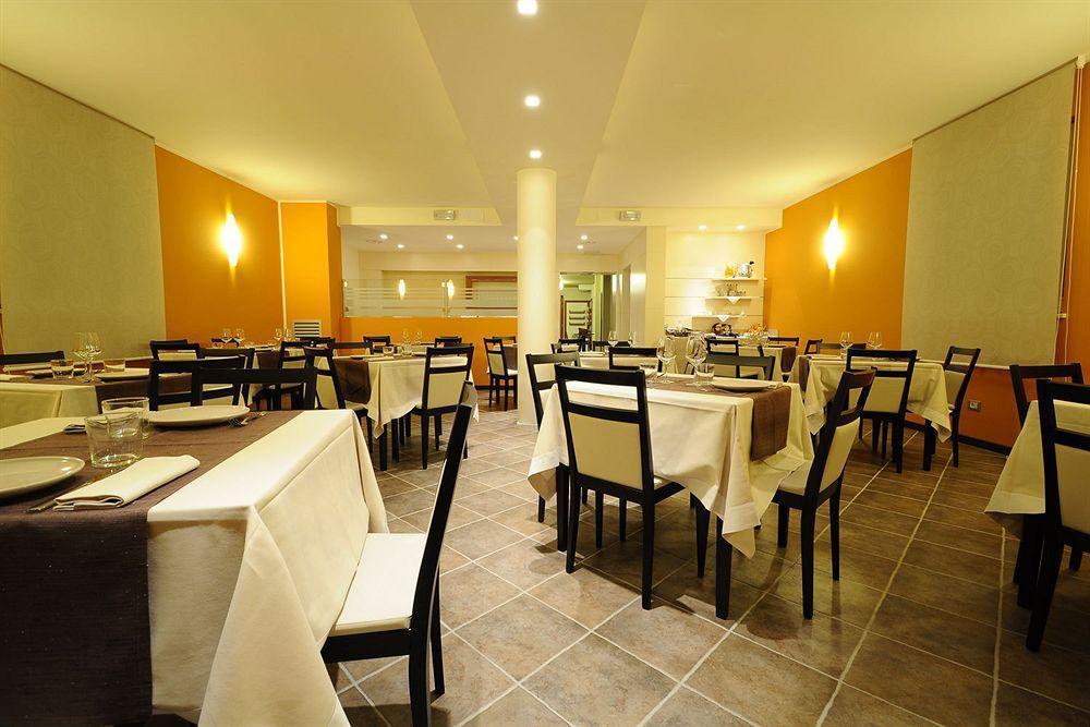 Albergo Leon Bianco Gonars Luaran gambar