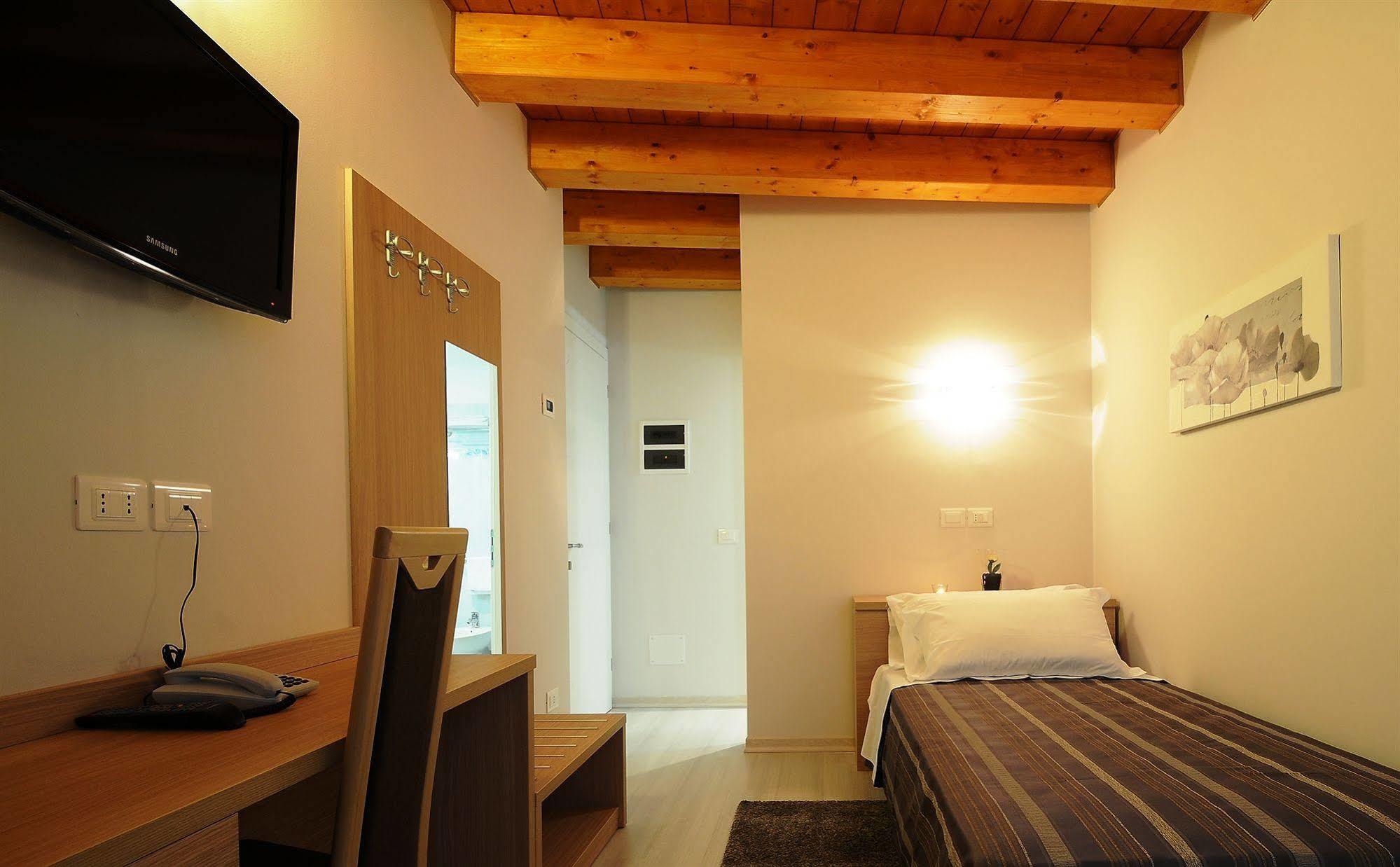 Albergo Leon Bianco Gonars Luaran gambar